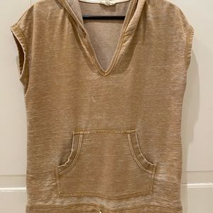 Cutest caramel colored sleeveless hooded top! Small good cond!Jane and Delancey